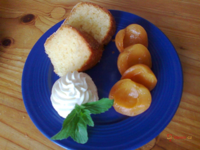 Jednoduchá hrnková kokosová bábovka - fotografie 2