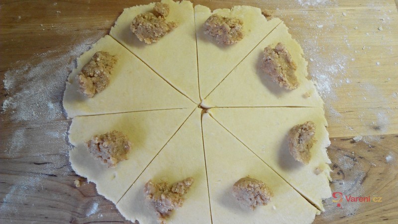 Křehké plněné rohlíčky - fotografie 3