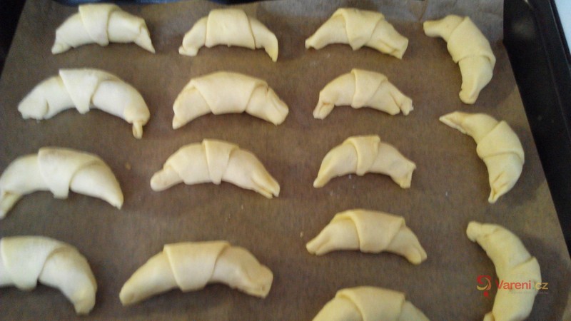 Křehké plněné rohlíčky - fotografie 4