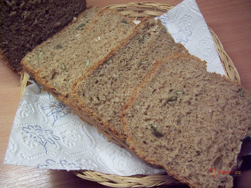 Celozrnný chléb s dýňovými semínky