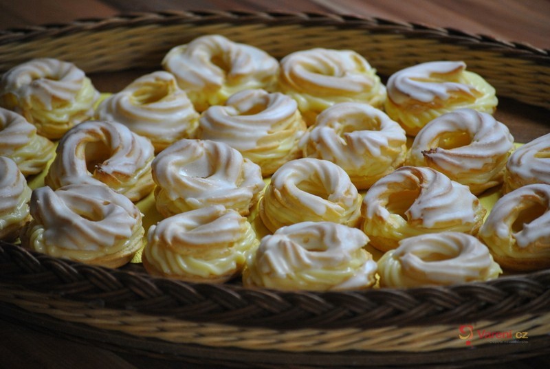 Věnečky z odpalovaného těsta - fotografie 4