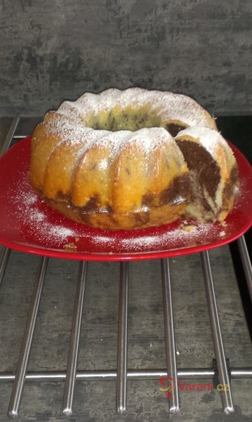 Mramorová olejová bábovka - fotografie 2