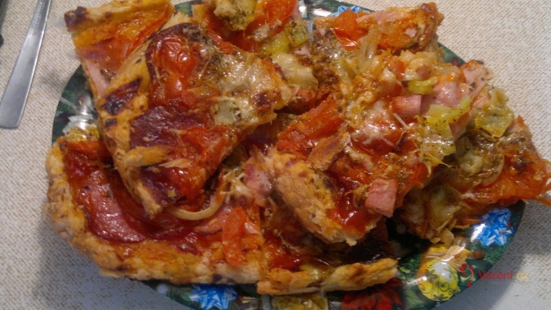 Pizza z listového těsta - fotografie 5