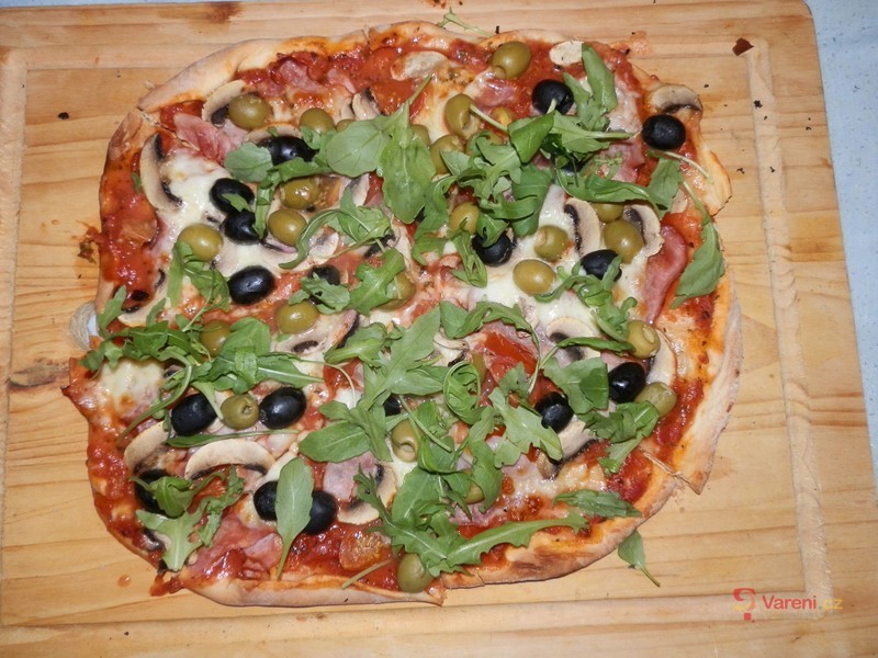 Výtečná pizza s domácím těstem - fotografie 2