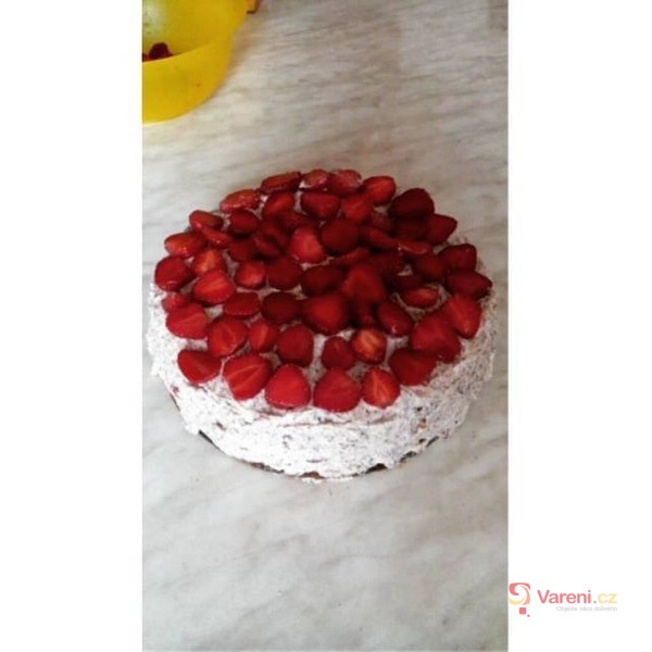 Jahodový dort s čokoládovým krémem - fotografie 2