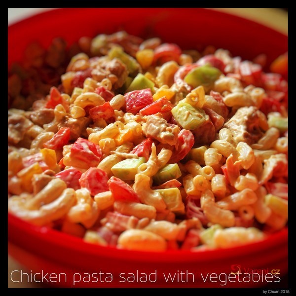 Těstovinový salát s kuřecím masem - fotografie 2