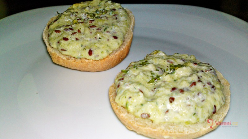 Jogurtová cuketová pomazánka s lněnými semínky - fotografie 3