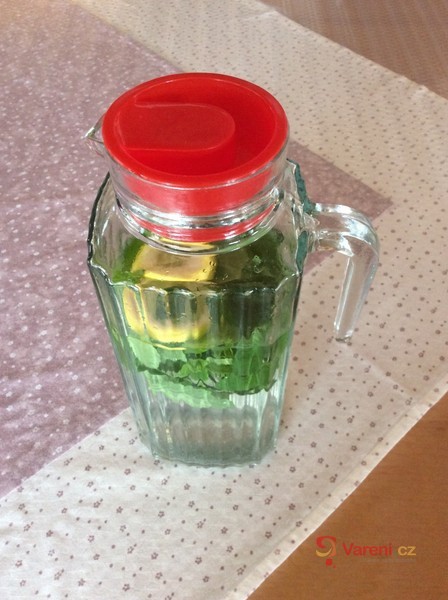 Meduňkový sirup - fotografie 3