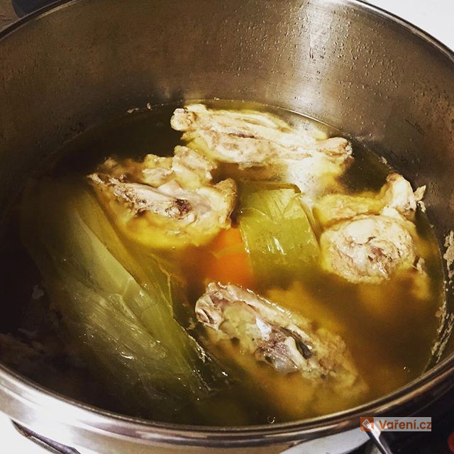 Noční slepičí vývar z trouby