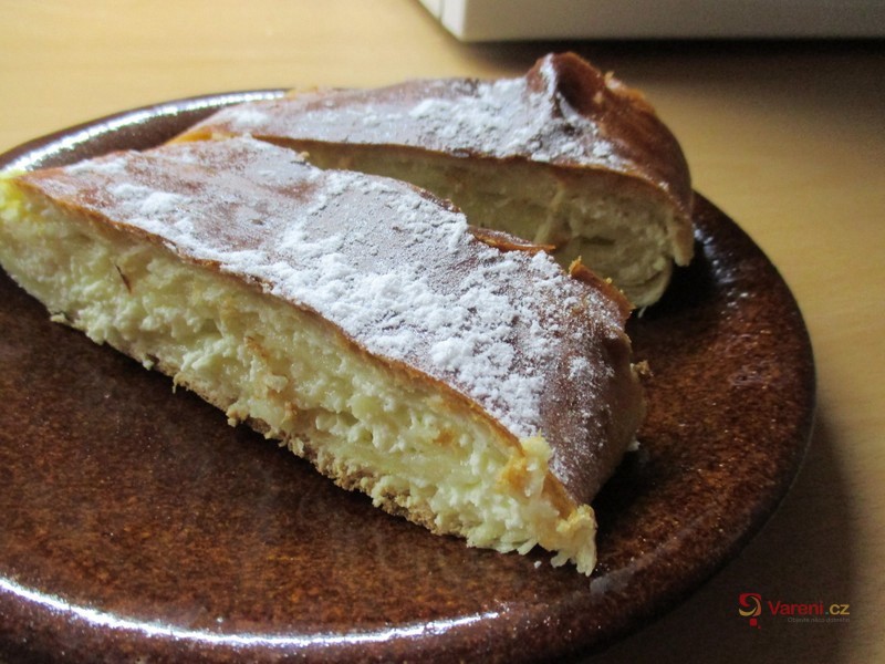 Tvarohový závin z kynutého těsta - fotografie 2