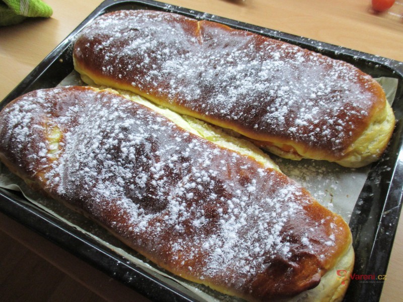 Tvarohový závin z kynutého těsta - fotografie 3