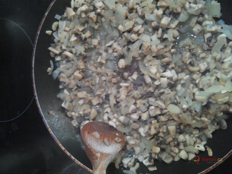 Bulgur se žampiony a cibulkou - fotografie 4