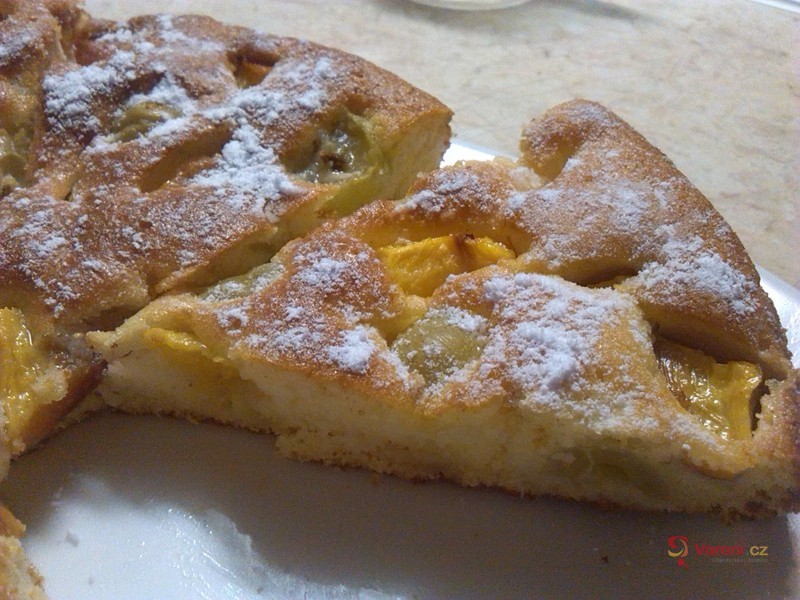 Koláč z hrubé mouky s ovocem - fotografie 2