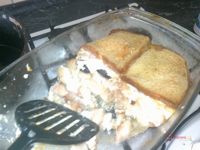 Žemlovka s tvarohem, jablky a švestkami - fotografie 2