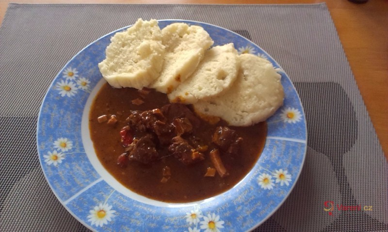 Zvěřinový guláš od tatínka - fotografie 2