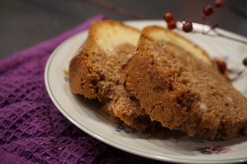 Jednoduchá hrnková bábovka - fotografie 2