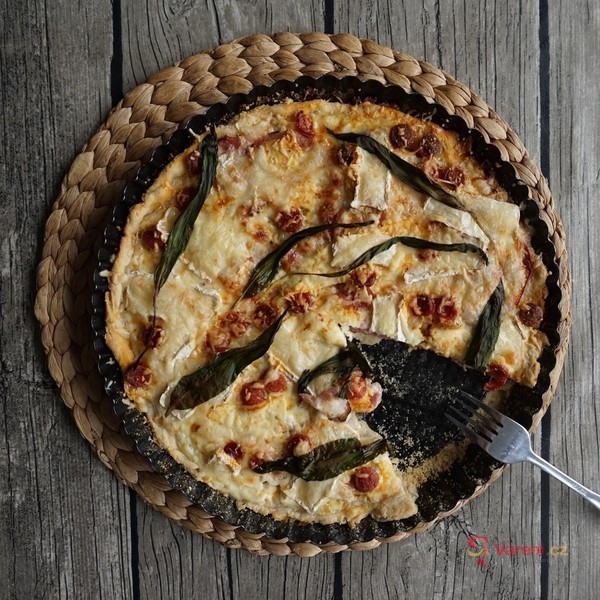 Jednoduchý hrnkový slaný koláč - fotografie 3