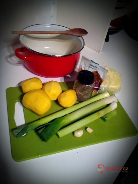 Pórková polévka s brambory - fotografie 2