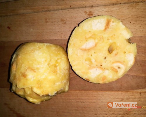 Houskový hrnkový knedlík podle naší babičky