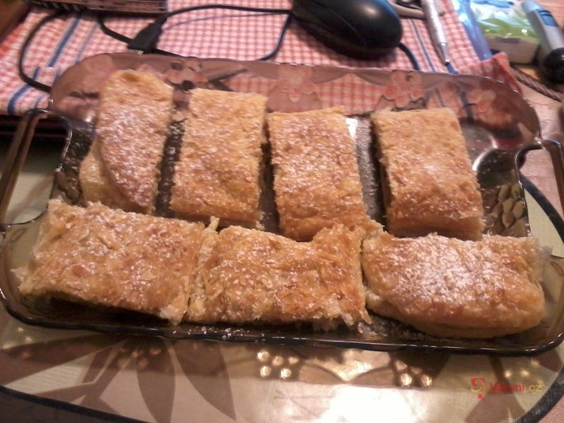 Štrúdl z listového těsta - fotografie 4