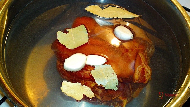 Vařené pečené uzené koleno - fotografie 5