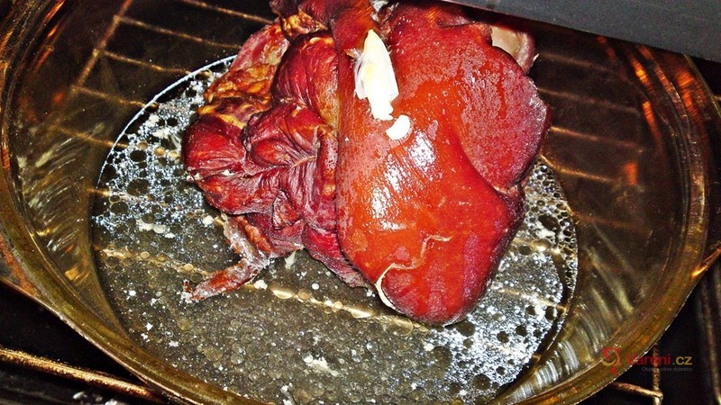 Vařené pečené uzené koleno - fotografie 3