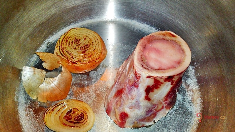 Vídeňský telecí tafelspitz z telecí květové špičky a z telecích morkových kostí - fotografie 2