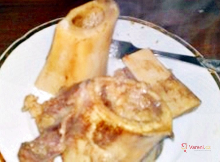 Vídeňský telecí tafelspitz z telecí květové špičky a z telecích morkových kostí - fotografie 5