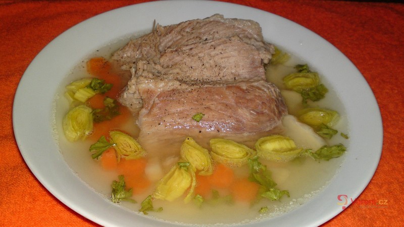 Vídeňský telecí tafelspitz z telecí květové špičky a z telecích morkových kostí - fotografie 3