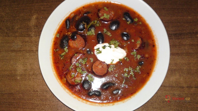 Maďarská fazolová sladkokyselá polévka - fotografie 2