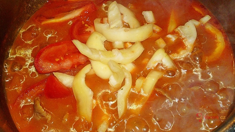 Kuřecí žaludky na žampionech s uzenou paprikou - fotografie 5