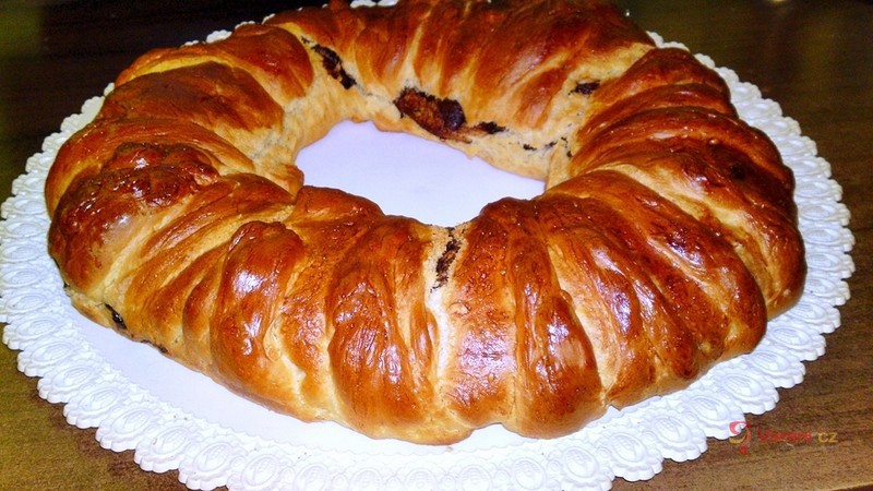 Kynutý věnec s nutellou - fotografie 4