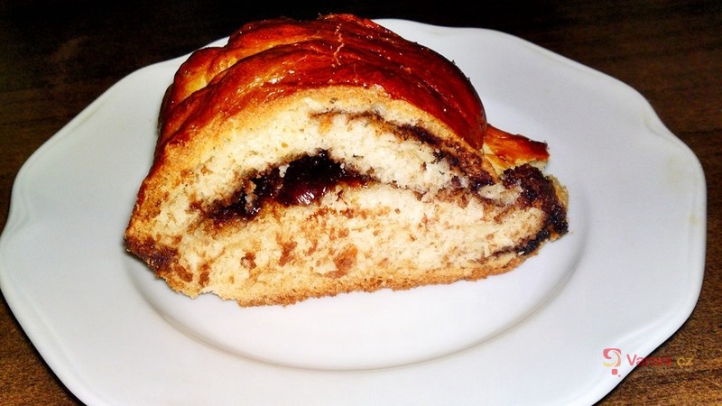 Kynutý věnec s nutellou - fotografie 3