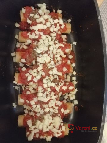Cannelloni plněné mletým masem zapečené s rajčaty