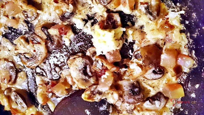 Domácí tagliatelle s houbami a parmazánem - fotografie 4