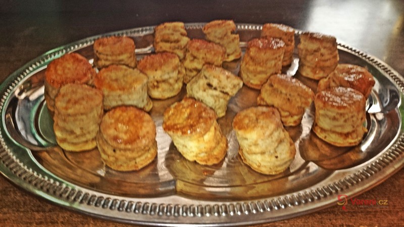 Překládané škvarkové pagáčky - fotografie 2