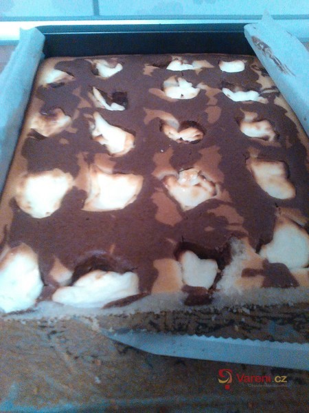 Dvoubarevná buchta s tvarohem - fotografie 2