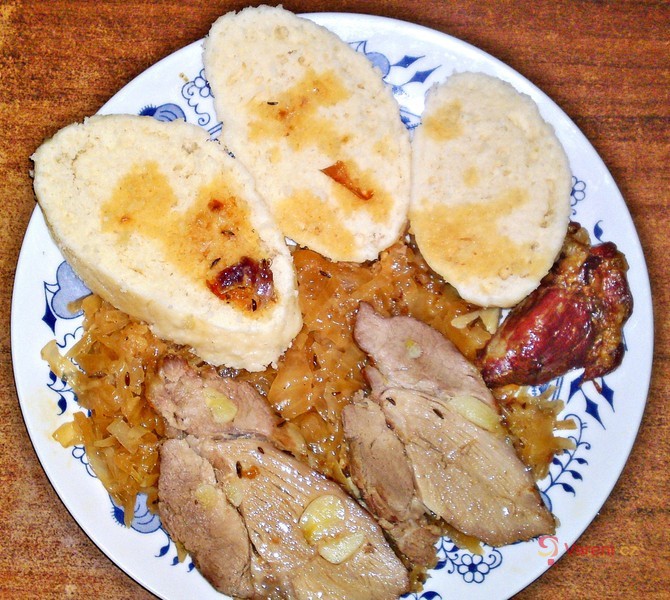 Pomalu pečené vepřové plecko se zelím - fotografie 2