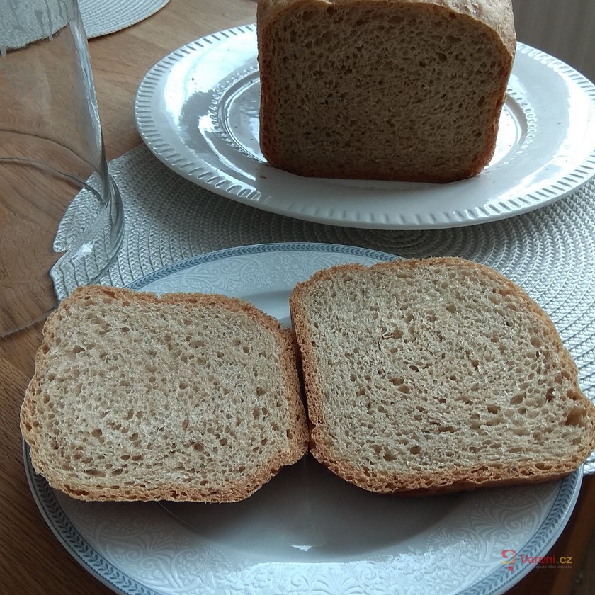 Chléb ze tří druhů mouky
