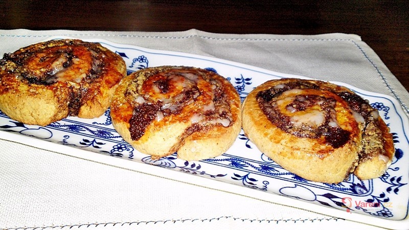 Kakaovo-ořechová kynutá vosí hnízda s kardamomem - fotografie 4