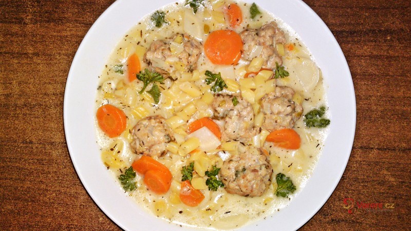 Jogurtová polévka ze žluté máslové fazolky s knedlíčky z jehněčího masa - fotografie 3