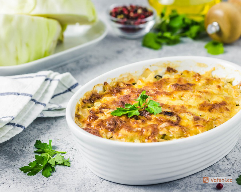 Zapečená brokolice s mletým masem a brambory