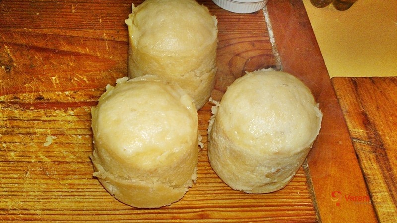 Hrnkové žemlové knedle - fotografie 3