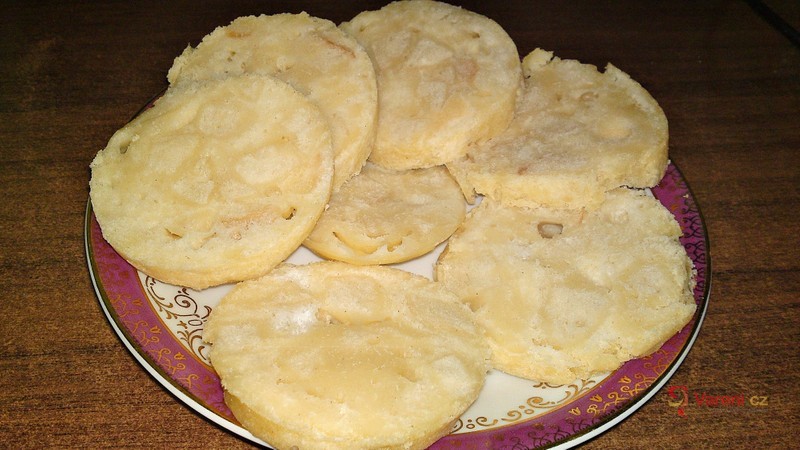 Hrnkové žemlové knedle - fotografie 2