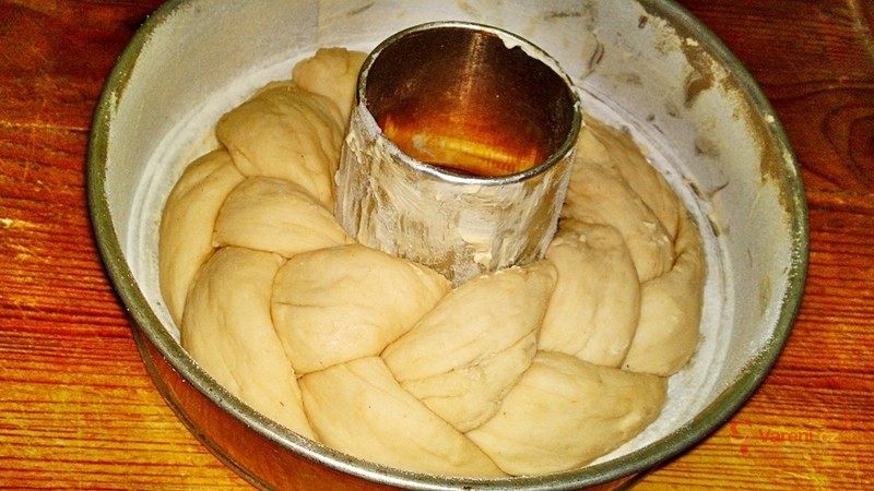 Tradiční vánoční věnec - fotografie 5