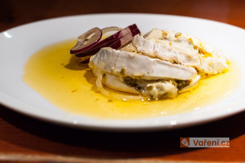 Domácí nakládaný hermelín