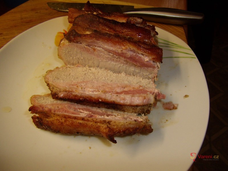 Vepřová pečeně s uzeným bůčkem - fotografie 3