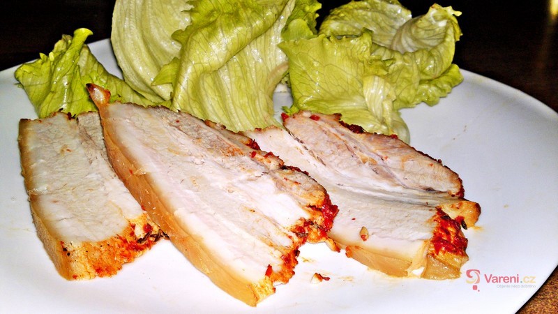 Vařený pečený paprikový bůček - fotografie 2