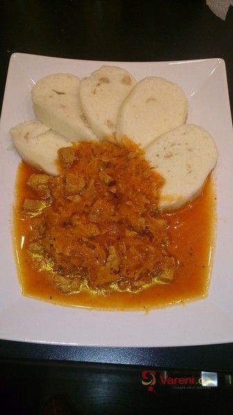 Segedínský guláš ze sójového masa - fotografie 2