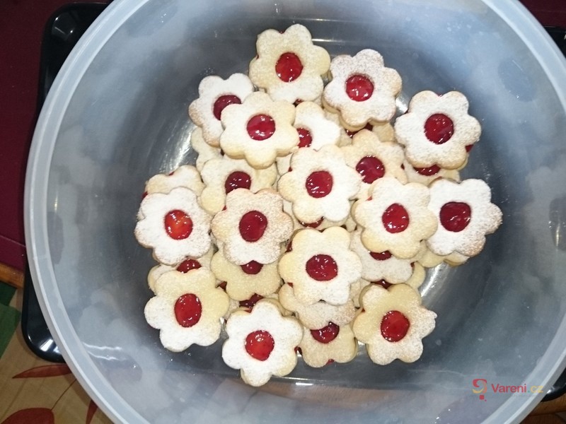 Linecké cukroví s vanilkou - fotografie 2